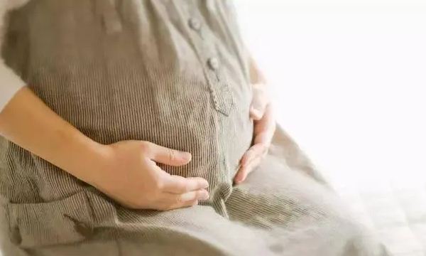 高龄孕妇腰酸背痛正常吗？腰酸背痛的缓解方法？